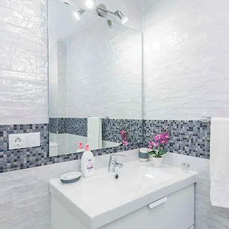 Apartment El Dorado, Wi-fi Y Aparcamiento Gratuito *